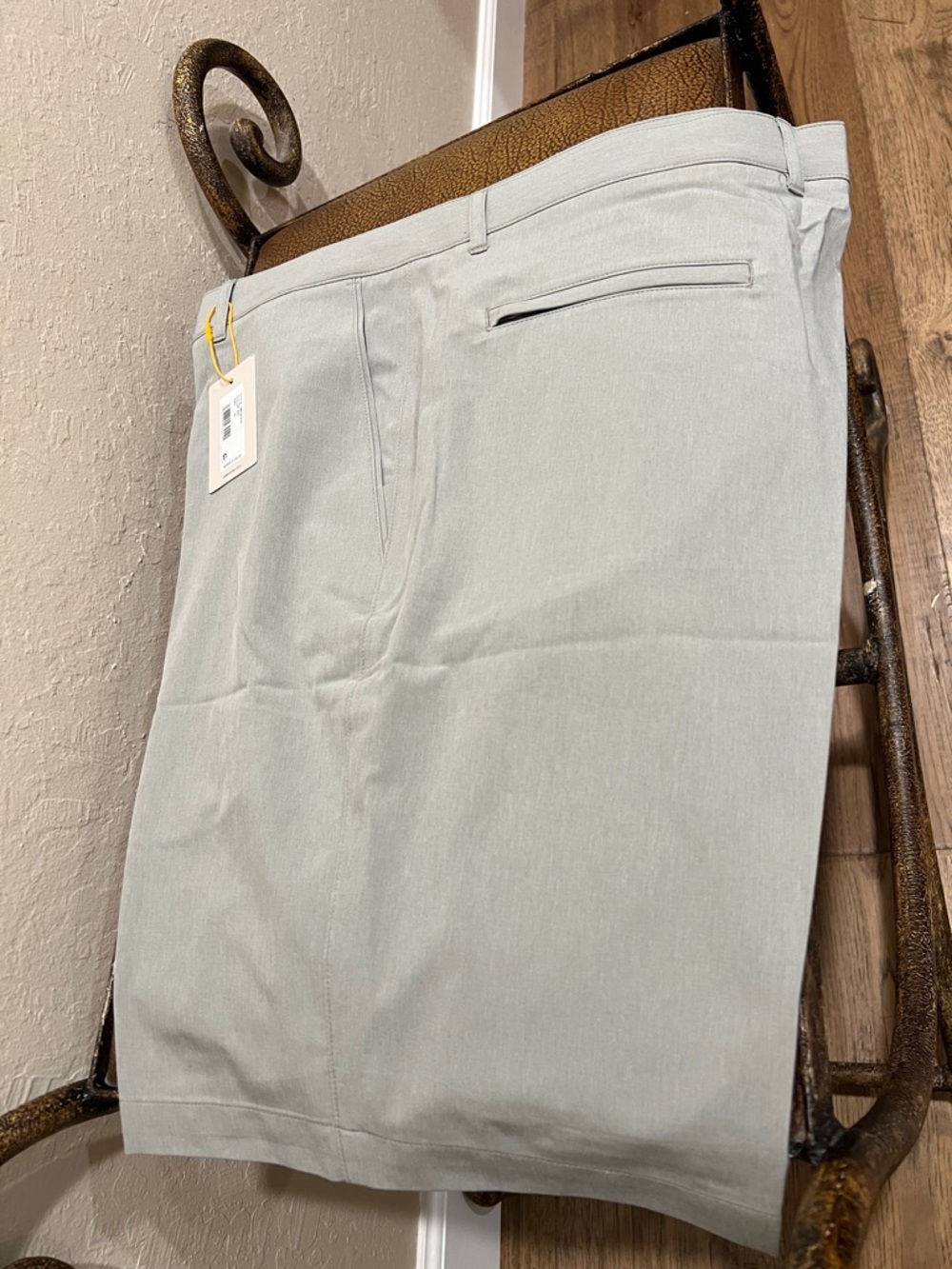 Brand New Peter Millar Crown Sport Silver 4-way Stretch Classic Fit Golf Shorts!